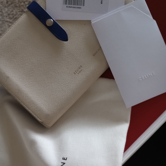 Celine Pre loved condition.. Celine large wallet.. - Picture 2 of 6